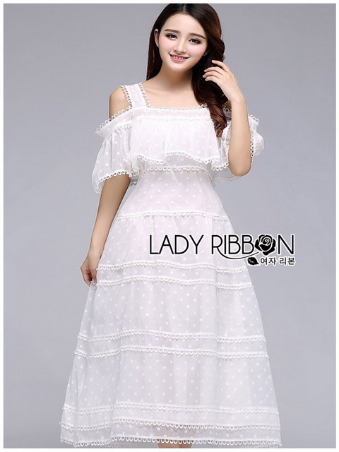 เดรสยาวเปิดใหล่ผ้าคอตอนสีขาว