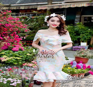 เดรสเปิดไหล่ลุคสวยหรู เนื้อผ้าผสม