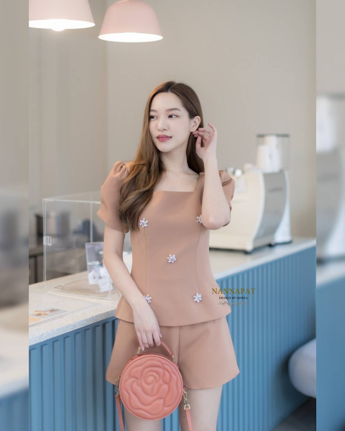 เสื้อซิปหลัง มีฟองน้ำอก