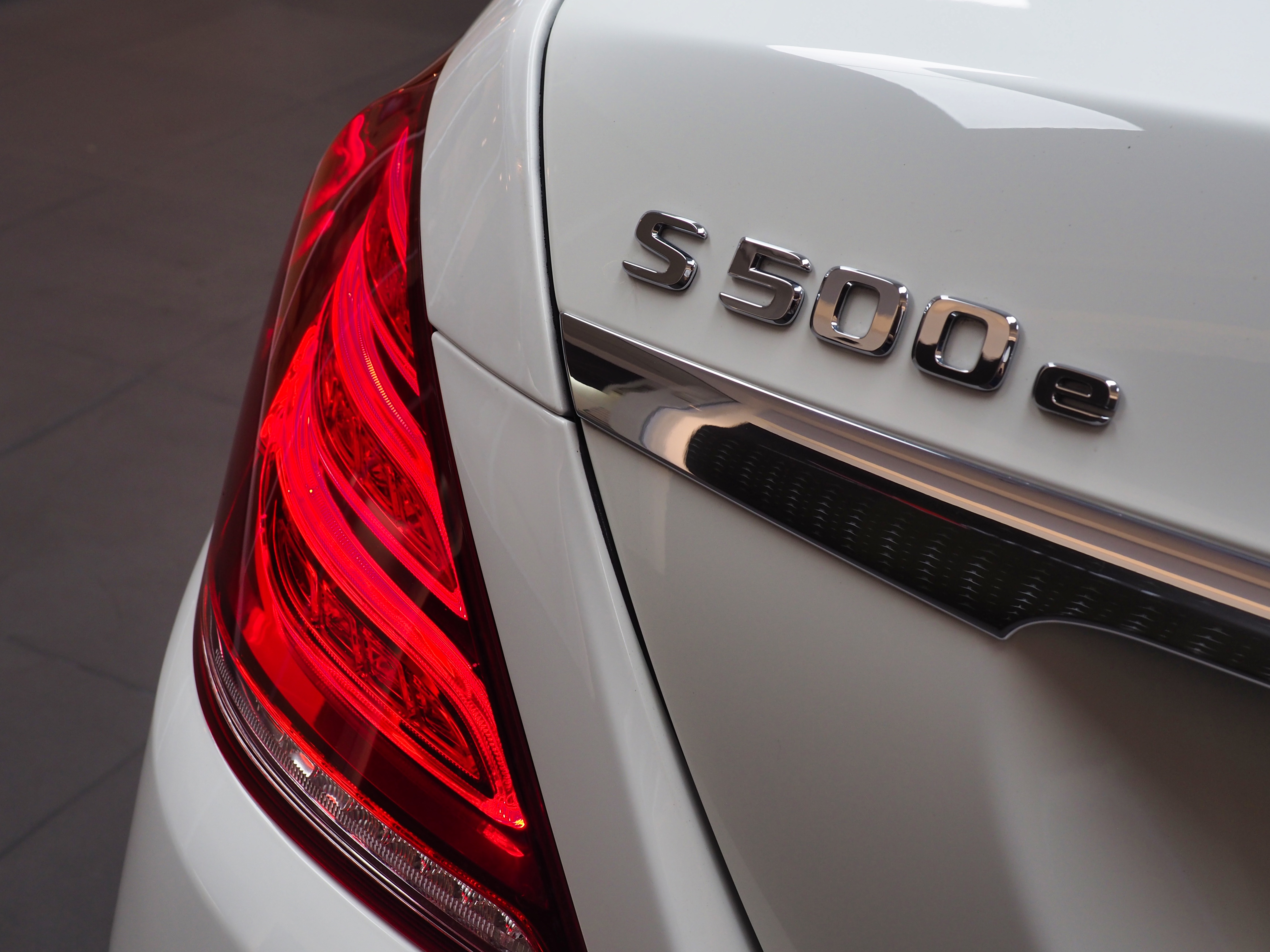 จองแล้ว S500e Exclusive Plug in Hybrid W222