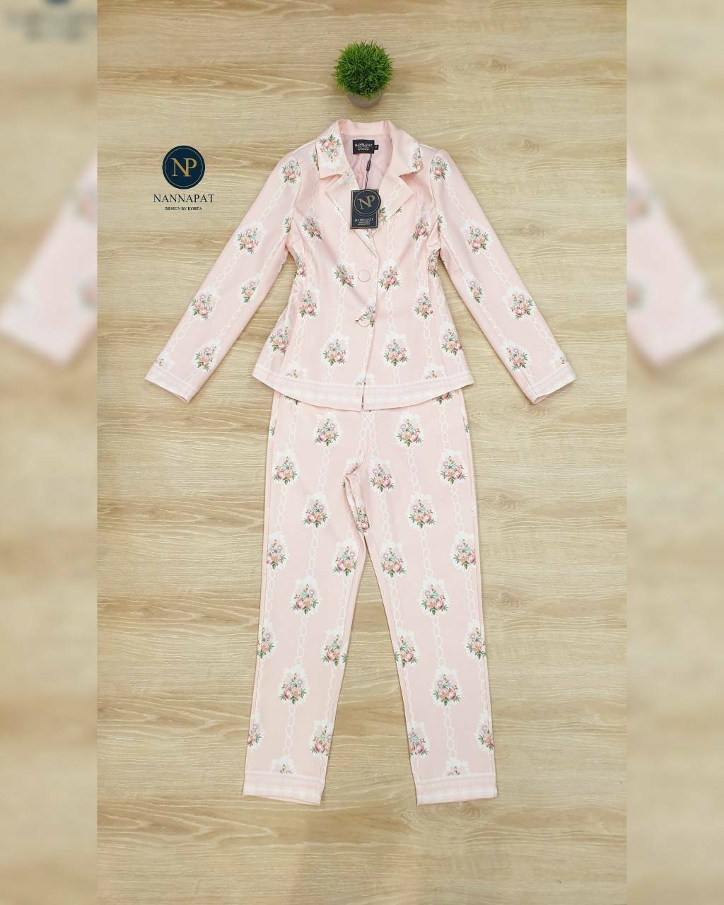 เสื้อสูทกระดุมหน้ากางเกงเข้ารูป