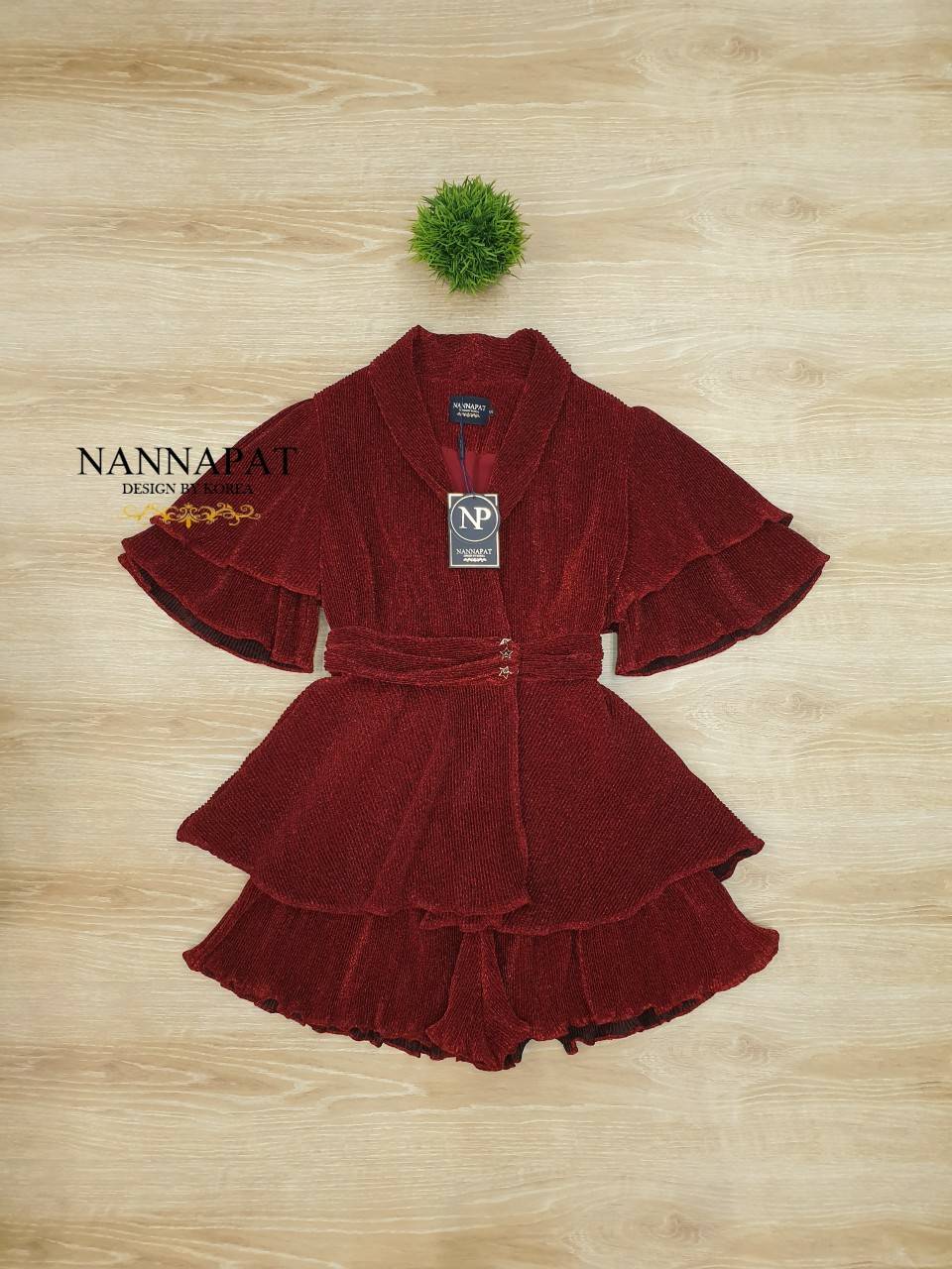 ตัวเสื้อกระดุมหน้า กางเกงซิปหลัง