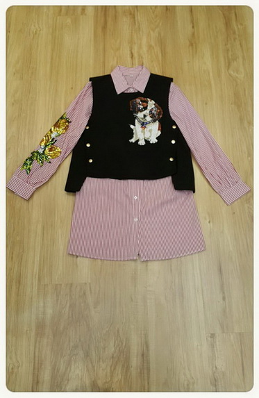 เสื้อเชิ้ตยาว+กั๊กดำเสื้อเชิ้ตลายริ้วสีขาวแดง