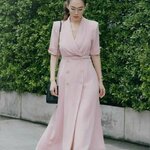 เดรสกระดุมหน้าพร้อมเข็มขลัดเก๋