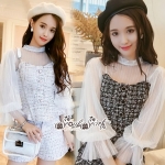 เสื้อทรงคอปสายเดี่ยวทรงแขนพองๆชายแขนจับจีบ