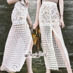 กระโปรงลูกไม้ตัวยาวทรงตรง