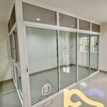 กั้นห้องแมวด้วยประตูกระจกอลูมิเนียม