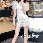จั้มสูทขาสั้นเนื้อผ้าแก้วสีขาวเป็นผ้าเนื้อโปร่ง