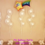 ช่อลูกโป่งวันเกิดสีขาว พร้อมลูกโป่งวันเกิดดวงดาวสายรุ้ง 1 ใบ