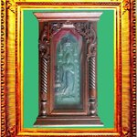 พระกำแพงศอกพร้อมบูชาในกรอบไม้ องค์ที่ 1