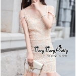 เดรสทรงสายเดี่ยวเปิดไหล่งานลูกไม้