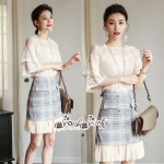 เสื้อเป็นทรงปล่อยๆตัวยาวนะคะ เนื้อผ้าทอลาย