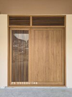 ประตูหน้าบ้านบานเปิดอลูมิเนียมลายไม้สักทอง ทำเป็น2บานเปิดแข็งแรงทนทานสวยเหมือนไม้จริงแต่ทนทานกว่า