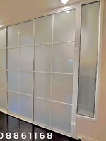 กั้นห้องพระและห้องแต่งตัวด้วยประตูกระจกอลูมิเนียมแบบสวยสวย