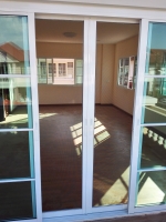 ประตูมุ้งลวดบานเลื่อน อลูมิเนียมสีขาว มุ้งลวดสีดำ