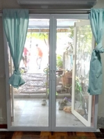 ชุดประตูหน้าต่างมุ้งลวดอลูมิเนียมสีขาวมุ้งลวดไฟเบอร์