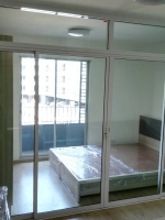 ติดตั้งกระจกอลูมิเนียมกั้นห้องคอนโด เอลลิโอ เดล เรย์ ซอยสุขุมวิท64 โดยใช้บานเลื่อนสลับทั้ง4บานพร้อมช่องแสงบน