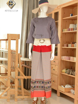 ผ้าซิ่นตีนจก