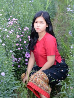 กางเกงตีนจก