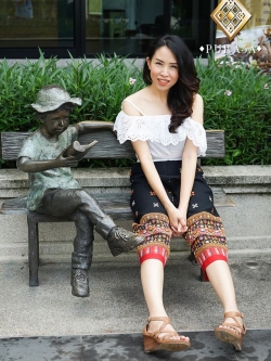 กางเกงตีนจก