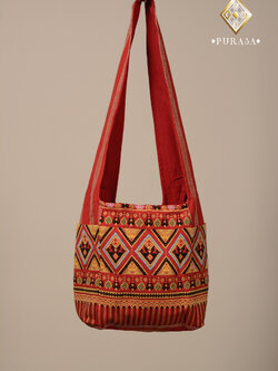 ย่ามตีนจก