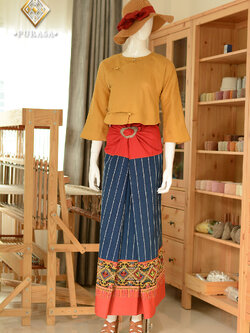 ผ้าซิ่นตีนจก