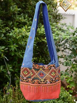 ย่ามตีนจก