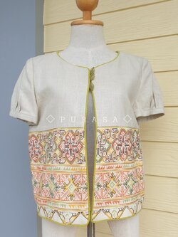 เสื้อแต่งผ้าปักชาวเขา