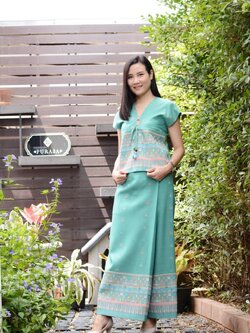 เสื้อกะเหรี่ยง