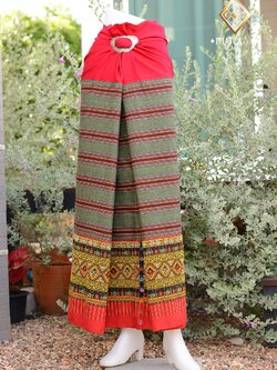 ผ้าซิ่นตีนจก