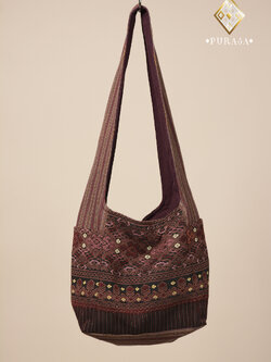 ย่ามตีนจก