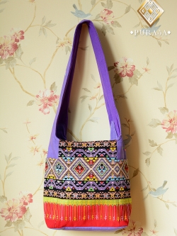 ย่ามตีนจกลายงูห้อยส้าว