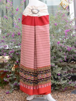 ผ้าซิ่นตีนจก