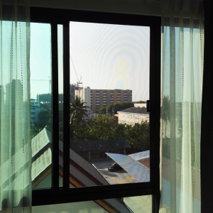 หน้าต่างมุ้งลวดอลูมิเนียมบานเลื่อน