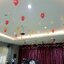 จัดงานแต่งงานด้วยลูกโป่งสีขาวบริสุทธ์ และตกแต่งเพิ่มด้วยลูกโป่งสีสรรค์สดใส